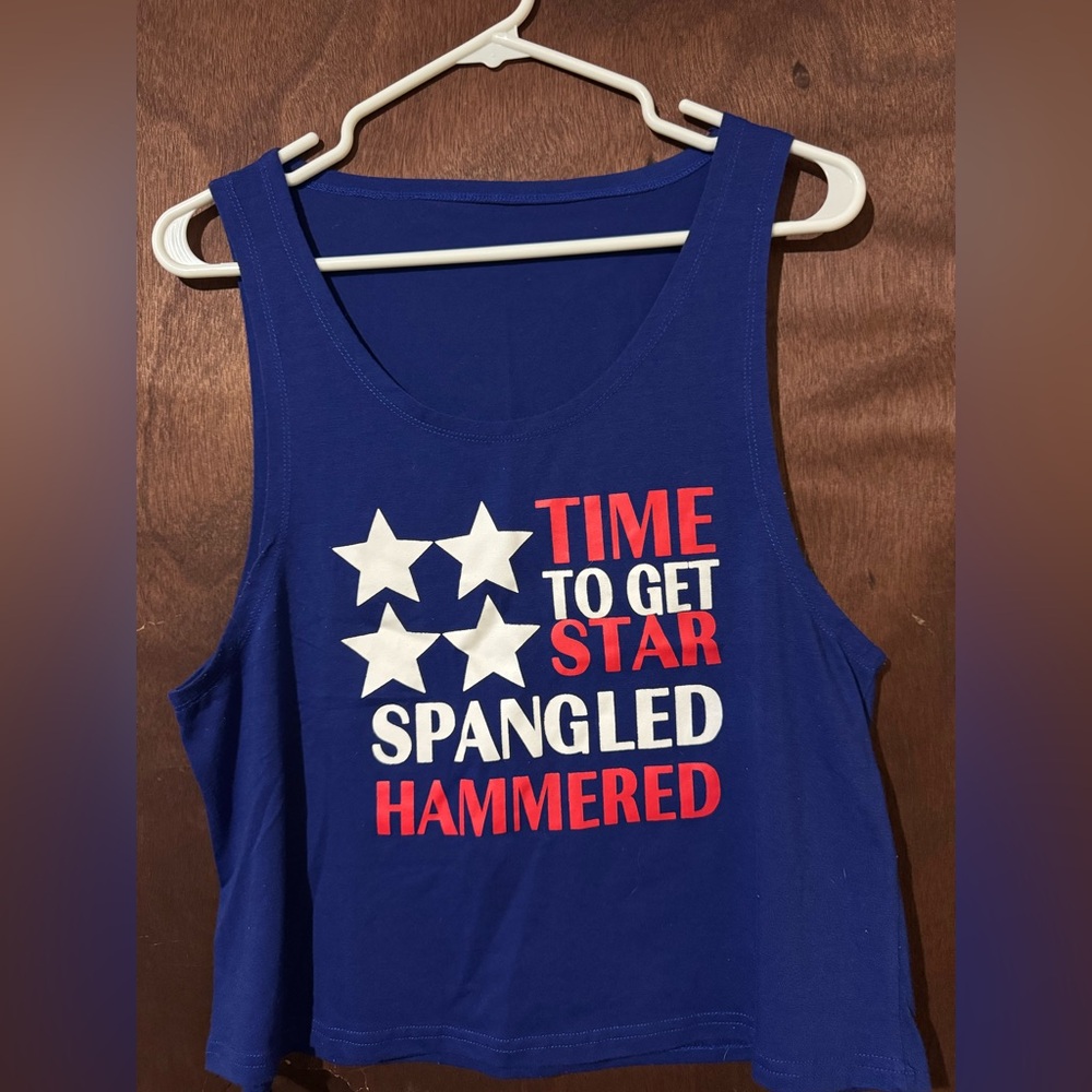 5/$15 bundle item. Women’s large cropped 4 th of July tank top